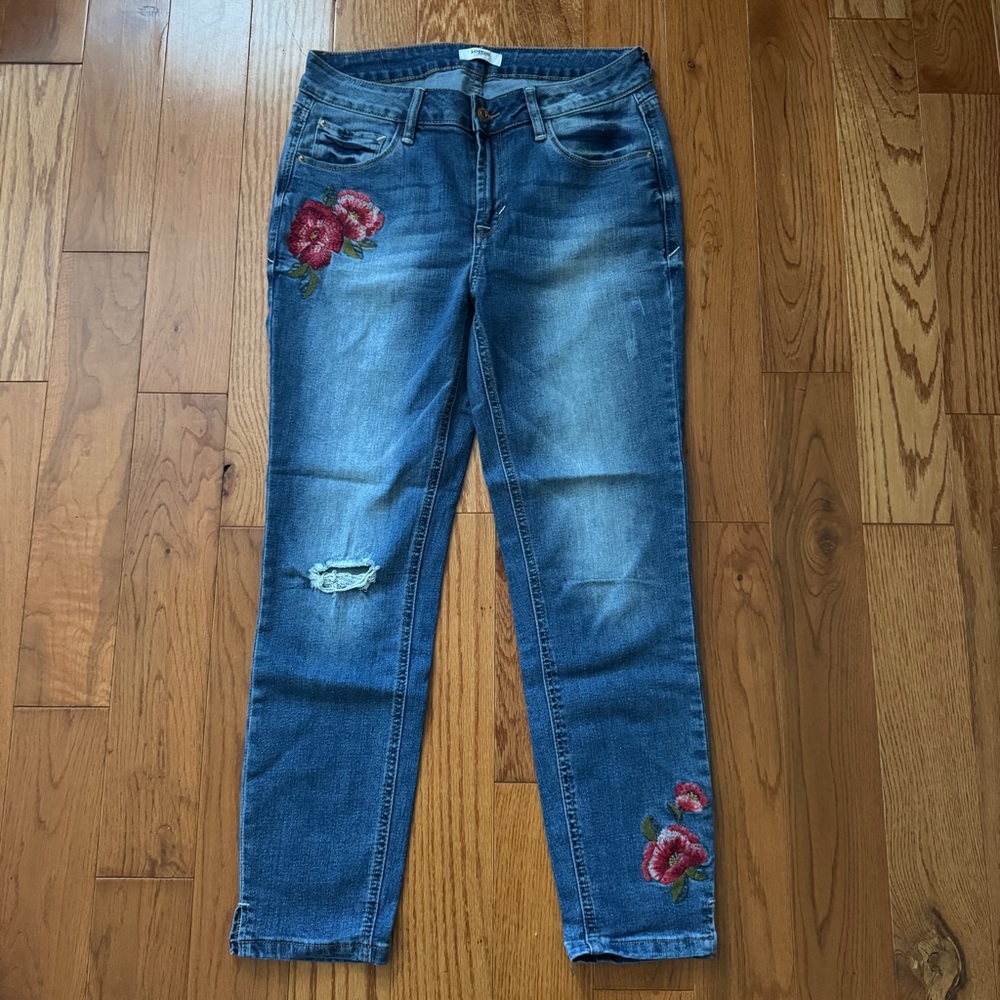 Kensie Blue Skinny Jeans with Floral Embroidery